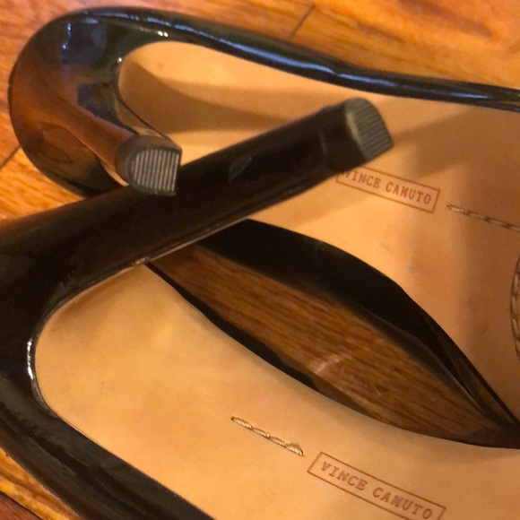 ♠️PATENT LEATHER VINCE CAMUTO PUMPS♠️ - Picture 5 of 8